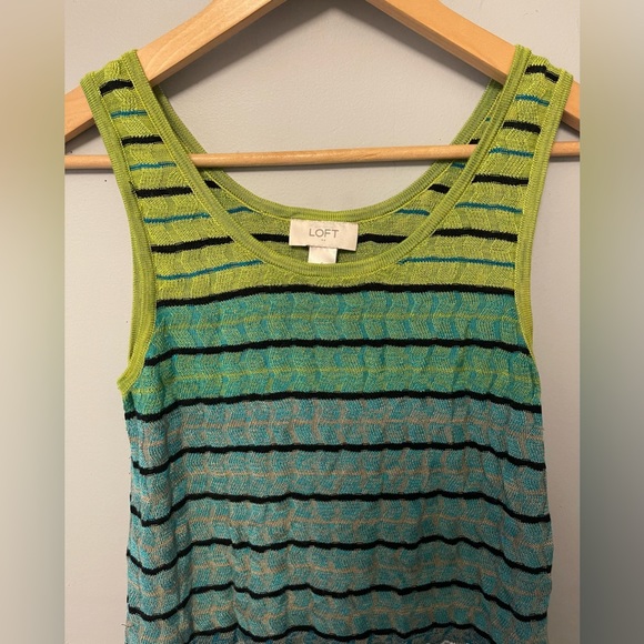 Ombré Coloring Sweater Tank Top - Picture 6 of 10